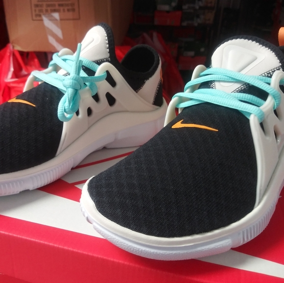 womens nike acalme white